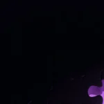 Peças de quebra-cabeça separadas, cada uma inteira mas sem se encaixar, com um vão vazio no meio iluminado em roxo sobre fundo escuro, representando áreas que funcionam sozinhas mas não se conectam.